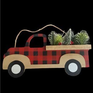 Christmas Time’s A Coming with this Adorable Buffalo Checked Wall Hanging